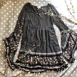 🔥𝟻/$𝟸𝟶🔥Velzera Bell Sleeve Tunic